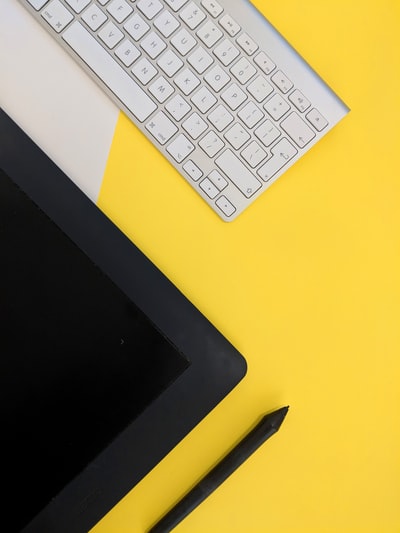 هي جراب هاتف iphone xr و xs بنفس الحجم
